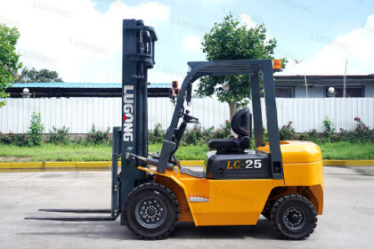 8-tips-for-selecting-a-new-forklift-for-your-construction-site